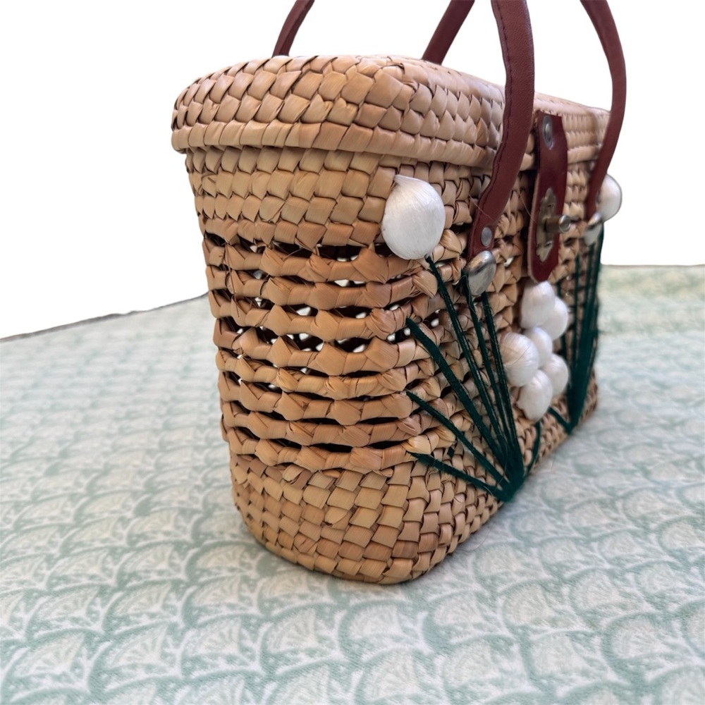 Glamlindo Artesania Handmade Woven Palm Leaf Bag with Snap Closure. - Picture 3 of 16